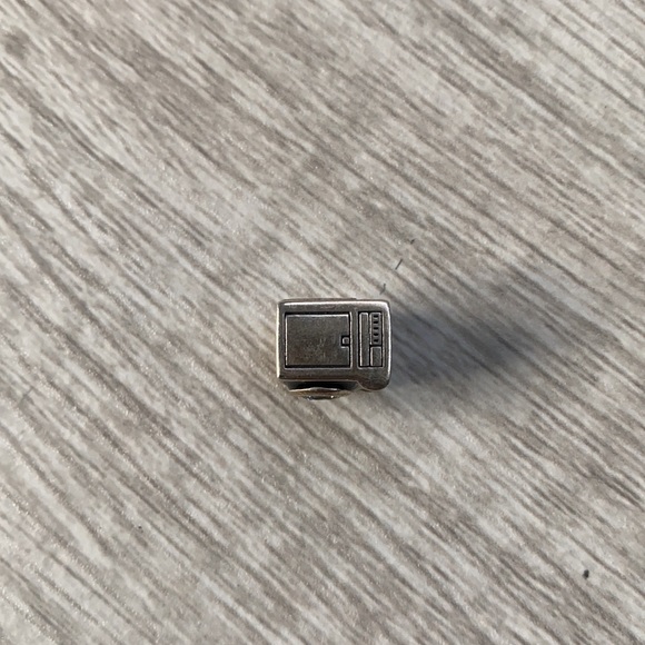 Pandora Camera Charm - Picture 4 of 6